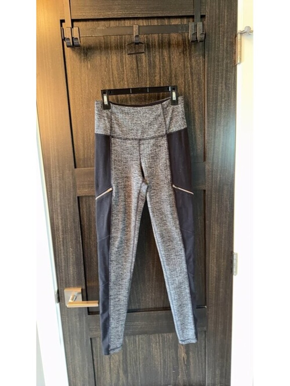 Athleta Women's XS Gray and Black Leggings 0133